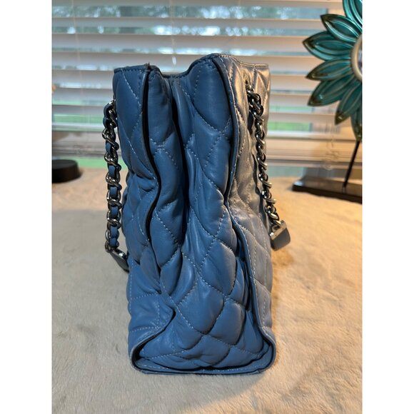 Michael Kors Quilted Blue Shoulder Bag With Chain Straps & MK Charm - Picture 5 of 15